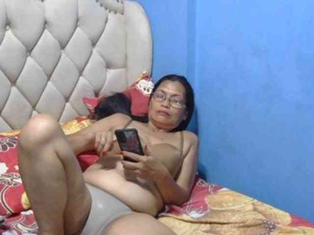 hOtGranny4u webcam