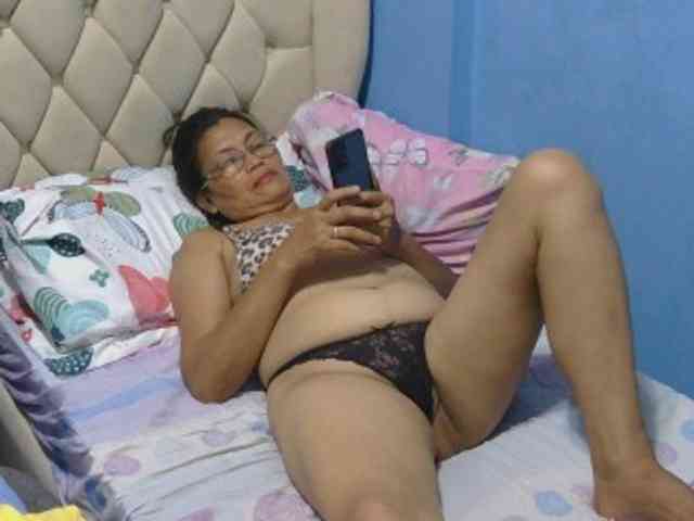 hOtGranny4u webcam