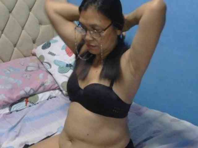 hOtGranny4u webcam