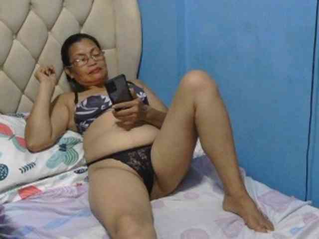 hOtGranny4u webcam