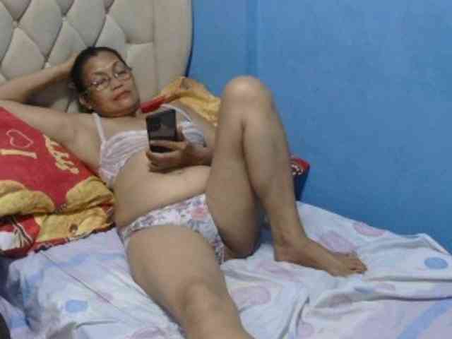 hOtGranny4u