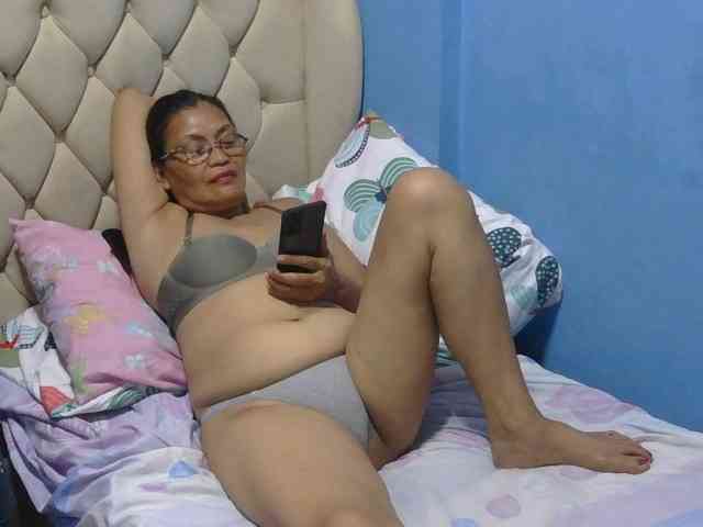 hOtGranny4u webcam