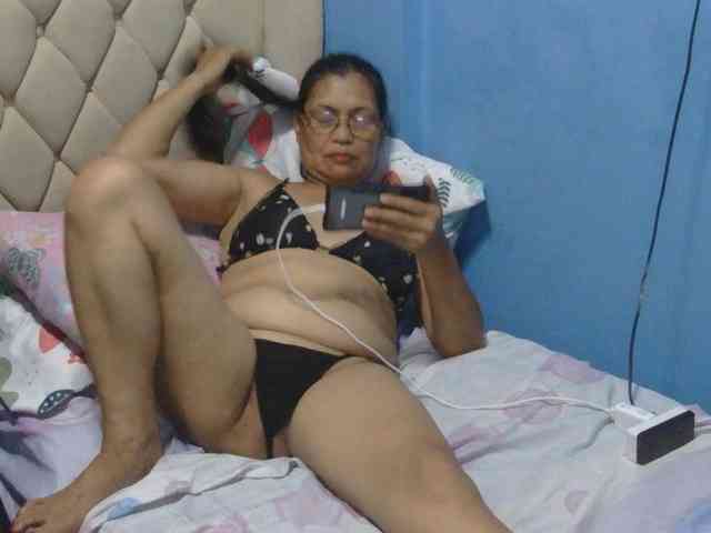 hOtGranny4u webcam