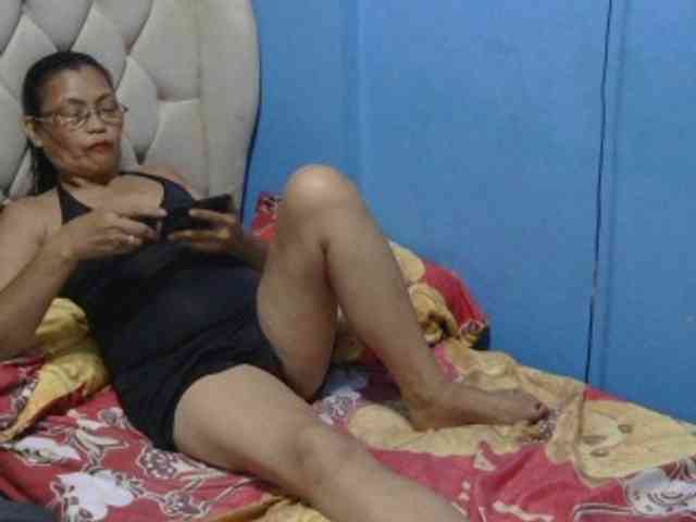hOtGranny4u
