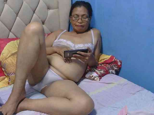 hOtGranny4u webcam