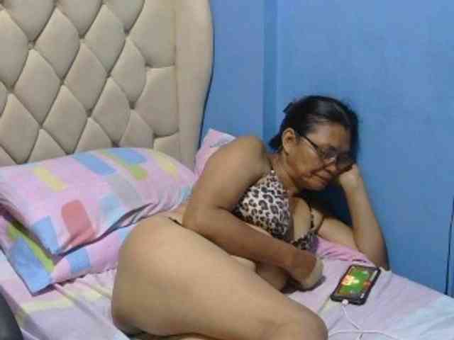hOtGranny4u webcam