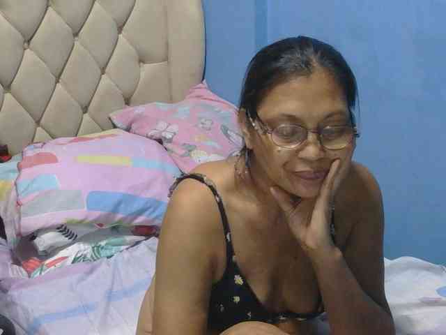 hOtGranny4u webcam