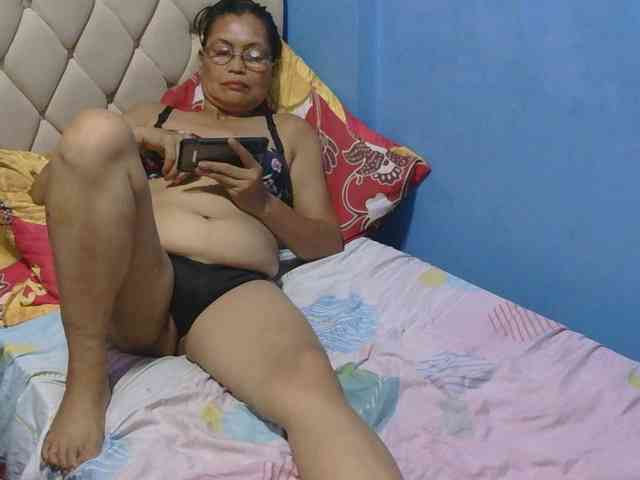 hOtGranny4u webcam