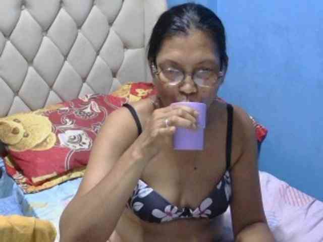 hOtGranny4u webcam