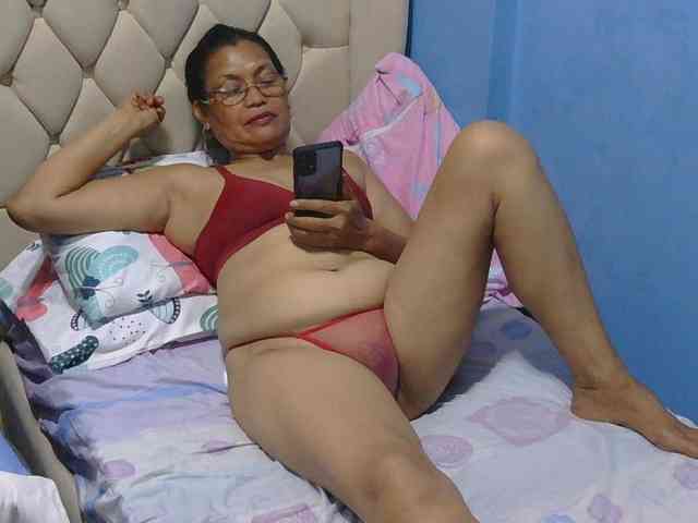 hOtGranny4u webcam