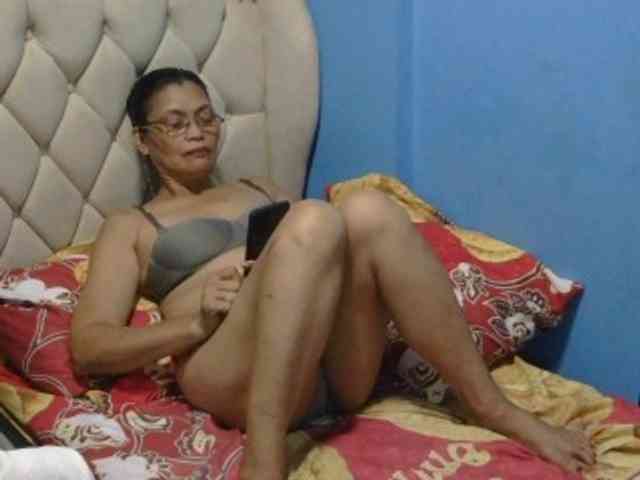 hOtGranny4u