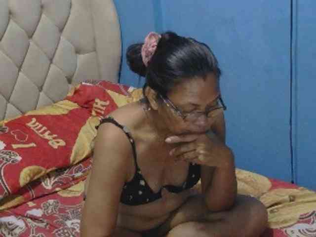 hOtGranny4u webcam