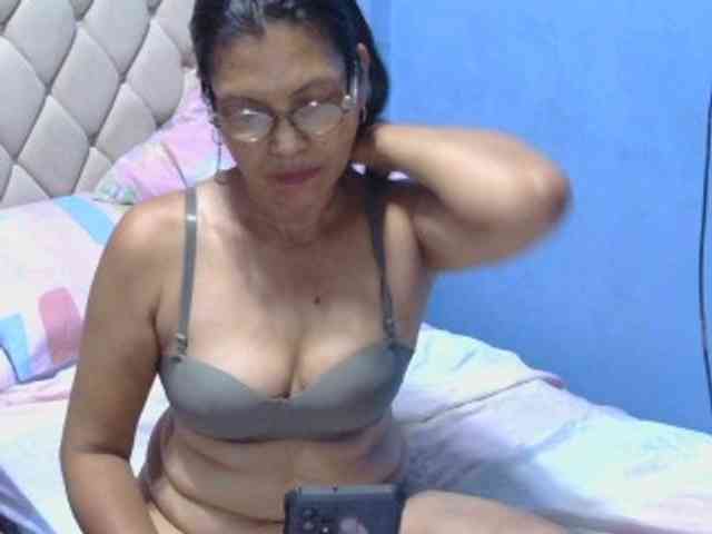 hOtGranny4u webcam