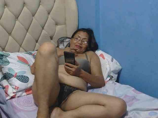 hOtGranny4u webcam