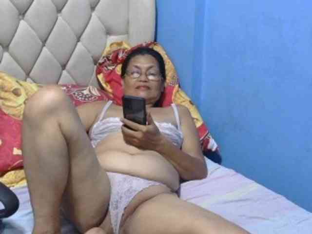 hOtGranny4u webcam
