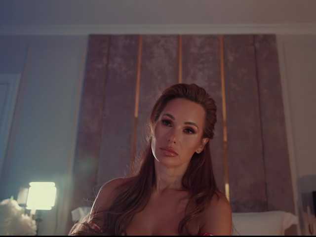 MilaDYstarlig live cam on BongaCams