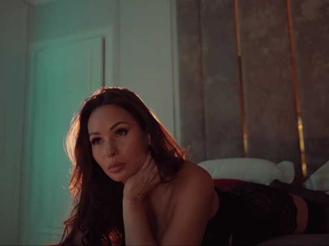MilaDYstarlig, en vivo ahora en BongaCams
