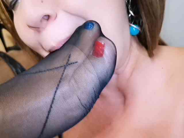 AlinAndLiana Live Webcam on BongaCams