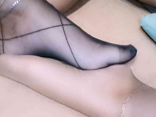 AlinAndLiana Live Webcam on BongaCams