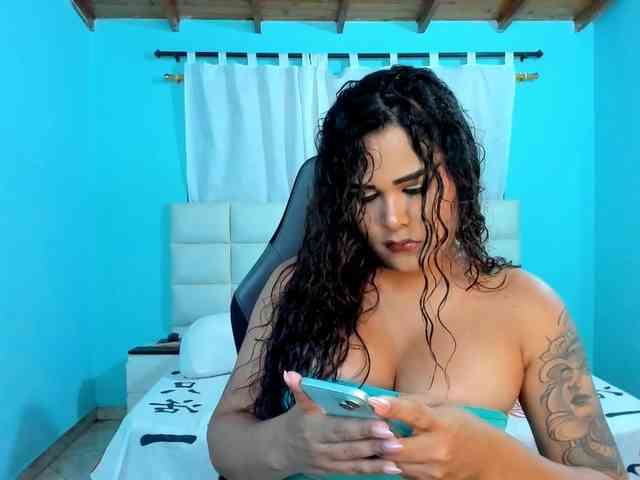 Model: shadiaorozco