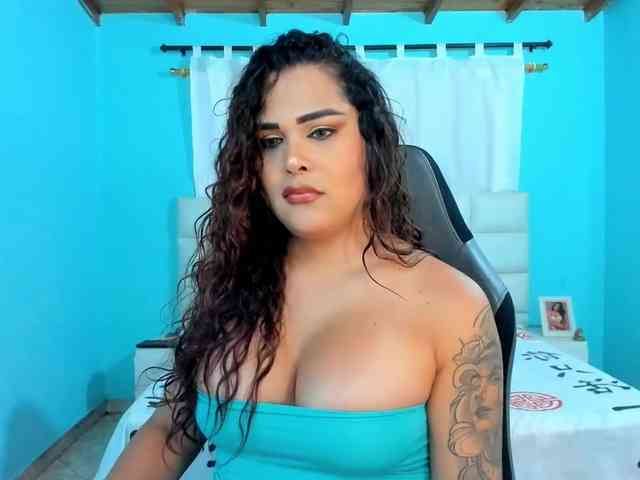 Model: shadiaorozco