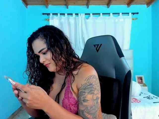 Model: shadiaorozco