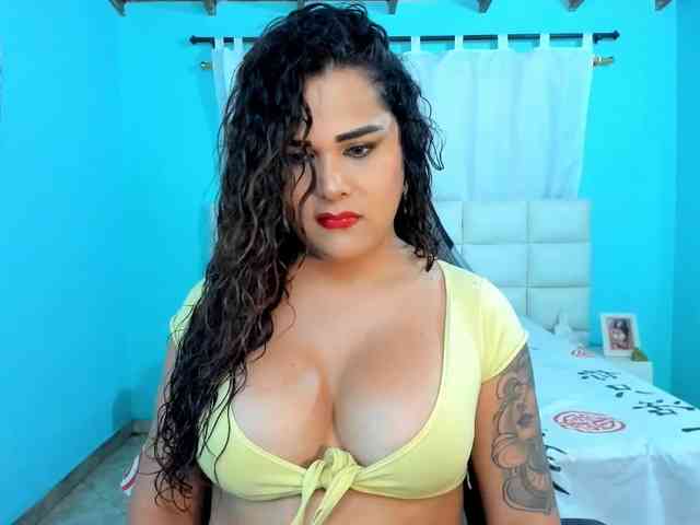Model: shadiaorozco