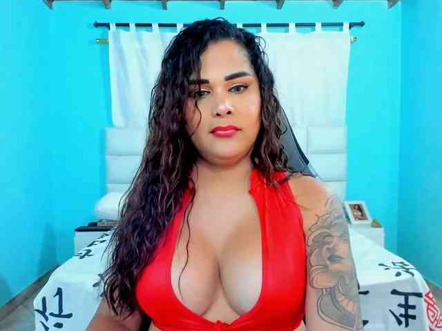 Model: shadiaorozco