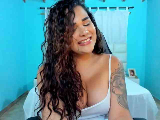 Model: shadiaorozco