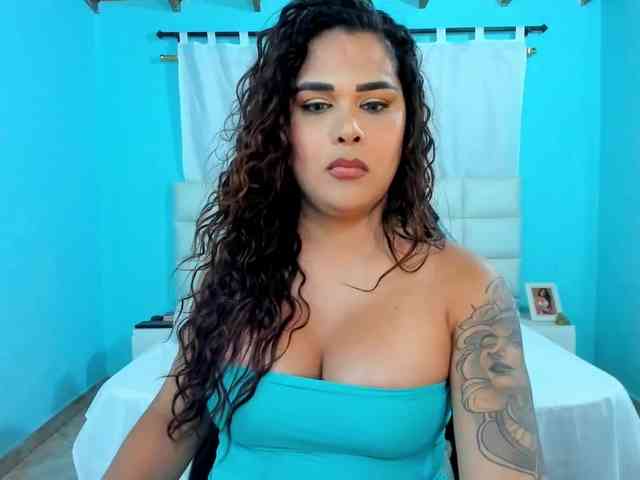 Model: shadiaorozco