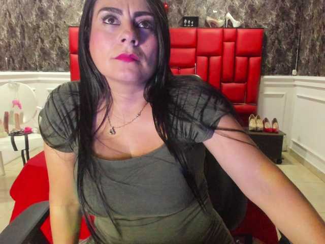 Ladyxmilf live cam on BongaCams