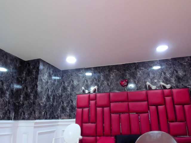 Ladyxmilf live cam on BongaCams