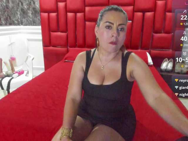 le modèle Ladyxmilf est en webcam porno dans un show sur le site bongacams, il possède les tags suivants: Latino/Hispanic,Brunette,Shaved