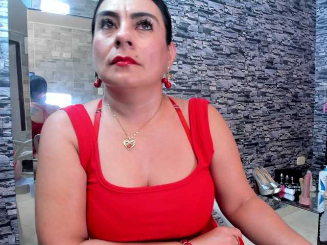 Ladyxmilf live cam on BongaCams