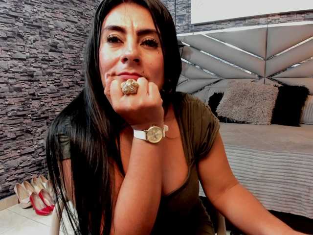 Ladyxmilf live cam preview