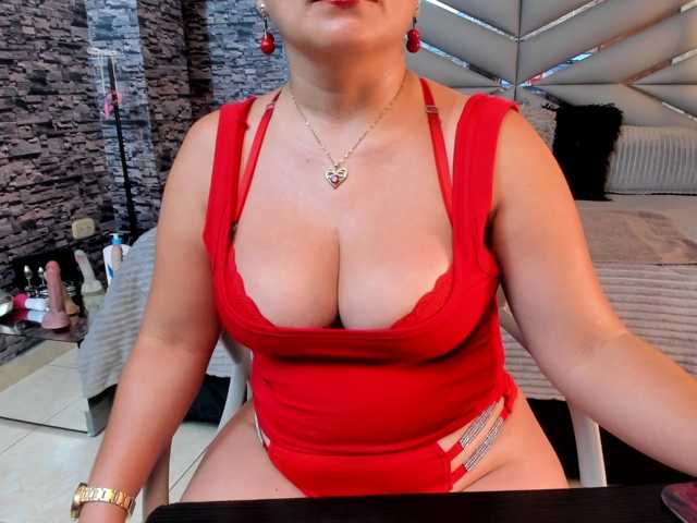 Ladyxmilf live cam on BongaCams