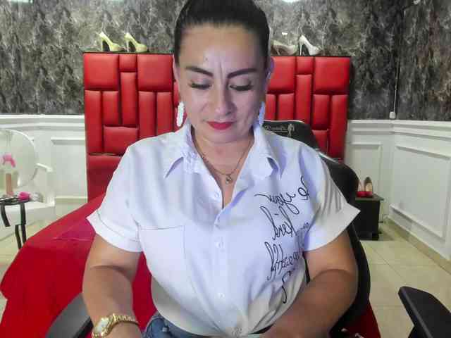 Ladyxmilf webcam