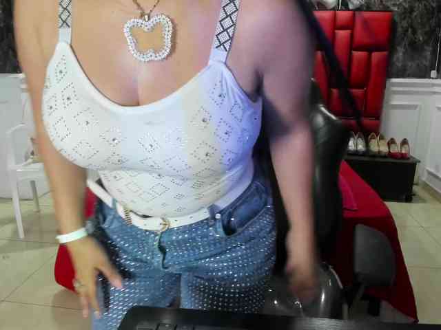Ladyxmilf webcam