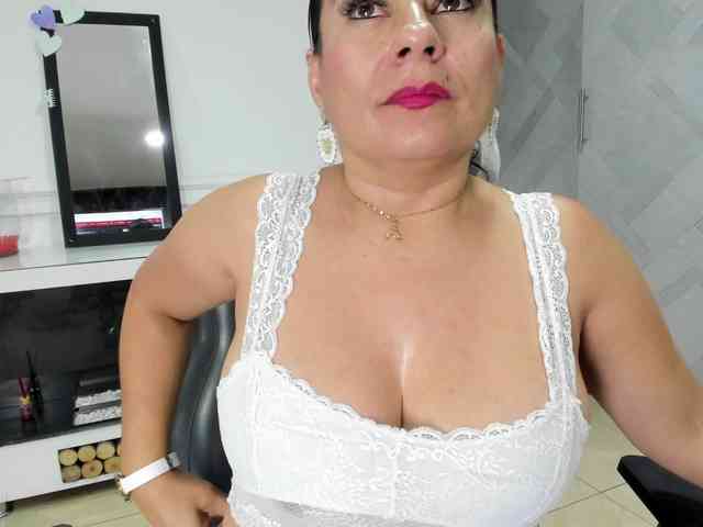 Ladyxmilf webcam