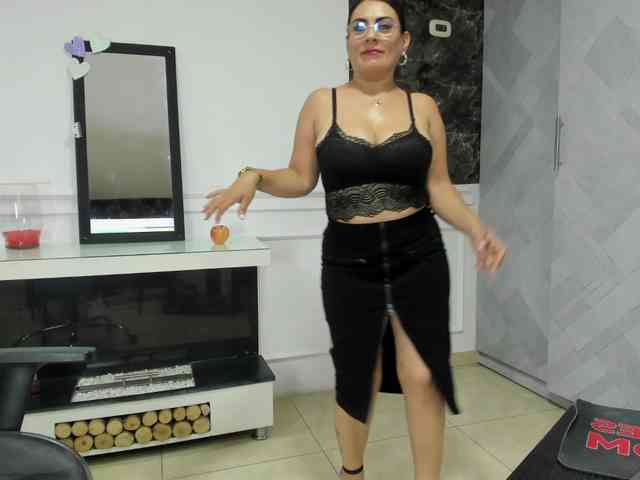 Ladyxmilf webcam