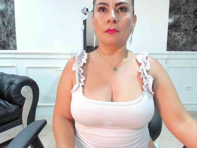 Ladyxmilf webcam