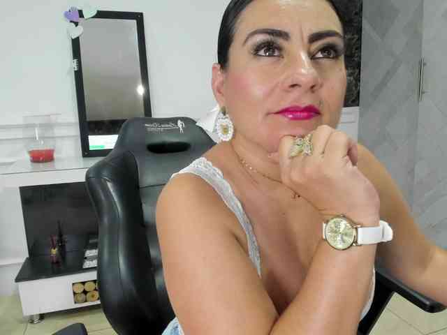 Ladyxmilf webcam