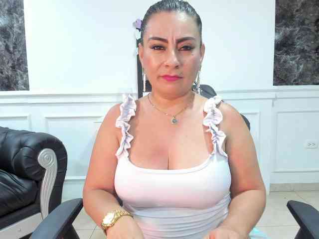 Ladyxmilf webcam