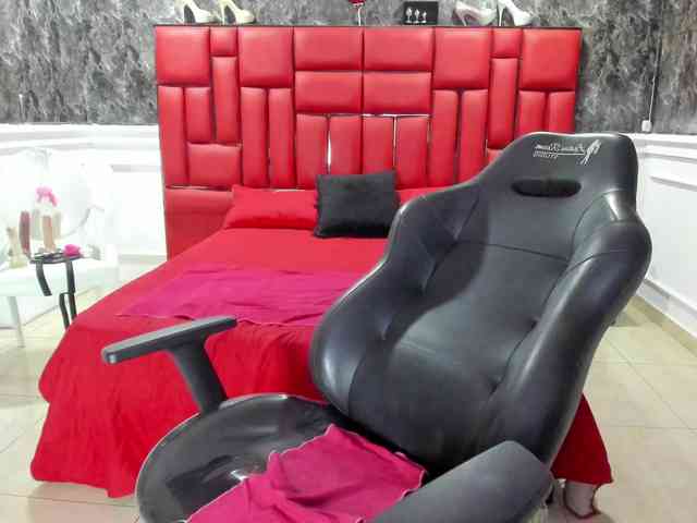 Ladyxmilf webcam