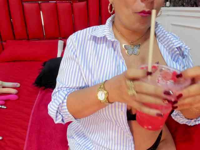 Ladyxmilf webcam