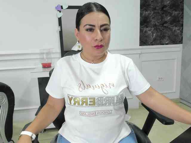 Ladyxmilf webcam