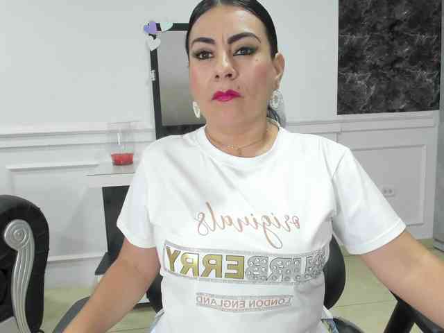 Ladyxmilf webcam