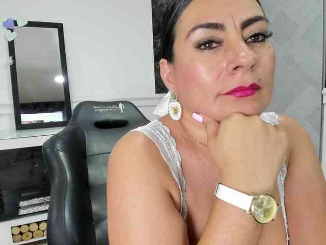 Ladyxmilf webcam