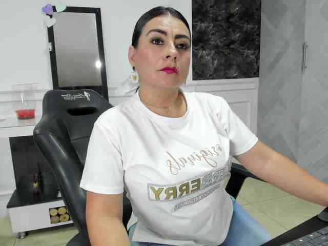 Ladyxmilf webcam