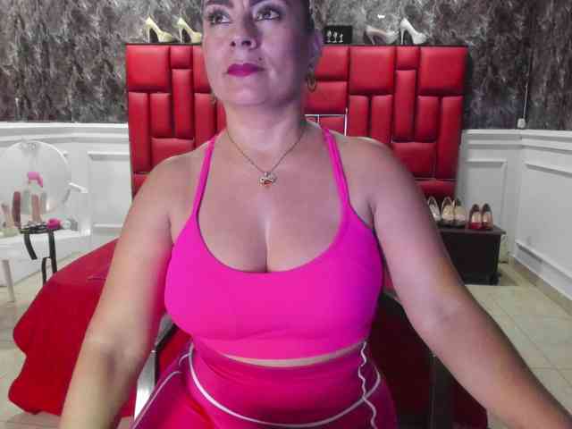 ladyxmilf's live room